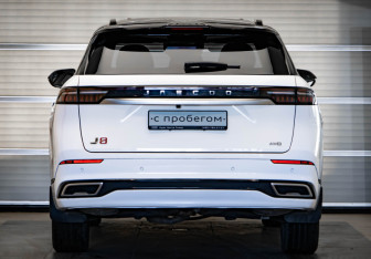 Подержанный автомобиль Jaecoo J8 2024 года (5 фото)