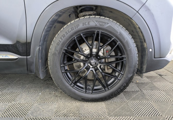 Подержанный автомобиль Hyundai Santa Fe 2018 года (18 фото)