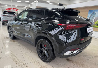 Подержанный автомобиль Omoda C5 2023 года (9 фото)