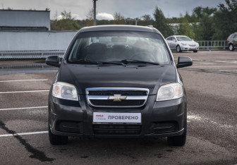 Подержанный автомобиль Chevrolet Aveo Sedan 2011 года (2 фото)