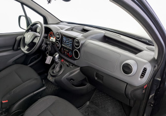 Подержанный автомобиль Peugeot Partner 2021 года (11 фото)