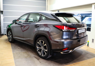 Подержанный автомобиль Lexus RX 2022 года (7 фото)