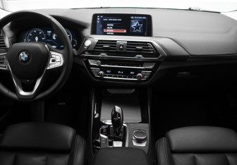 Подержанный автомобиль BMW X3 2017 года (19 фото)