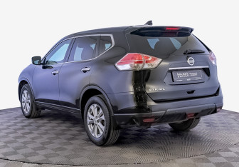 Подержанный автомобиль Nissan X-Trail 2017 года (7 фото)