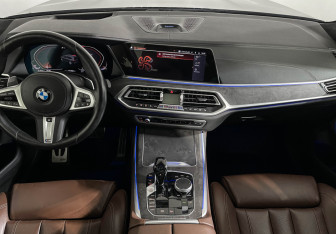 Подержанный автомобиль BMW X7 2020 года (11 фото)