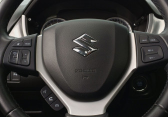 Подержанный автомобиль Suzuki Vitara 2017 года (14 фото)