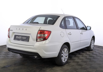 Подержанный автомобиль LADA (ВАЗ) Granta Sedan 2023 года (5 фото)