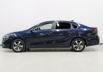 Подержанный автомобиль Kia Cerato Sedan 2019 года (8 фото)