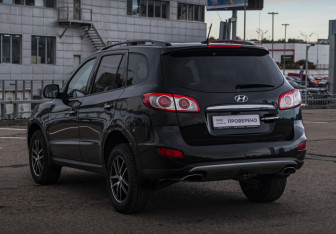 Подержанный автомобиль Hyundai Santa Fe 2011 года (7 фото)