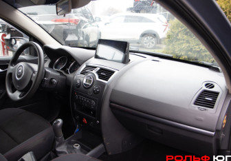 Подержанный автомобиль Renault Megane Sedan 2007 года (7 фото)
