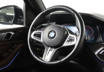 Подержанный автомобиль BMW X7 2019 года (15 фото)