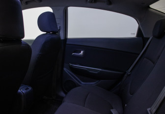 Подержанный автомобиль Kia Rio Sedan 2012 года (10 фото)