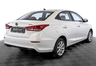 Подержанный автомобиль Changan Alsvin 2023 года (5 фото)