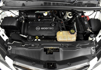 Подержанный автомобиль Opel Mokka 2013 года (8 фото)