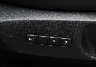 Подержанный автомобиль Mazda CX-9 2012 года (14 фото)
