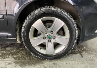 Подержанный автомобиль Skoda Octavia Liftback 2011 года (18 фото)