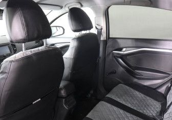 Подержанный автомобиль LADA (ВАЗ) Vesta Sedan 2018 года (12 фото)