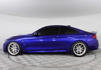 Подержанный автомобиль BMW M4 Coupe 2020 года (5 фото)