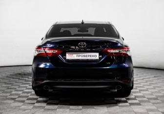 Подержанный автомобиль Toyota Camry Sedan 2020 года (6 фото)