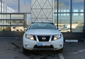 Подержанный автомобиль Nissan Terrano 2019 года (2 фото)