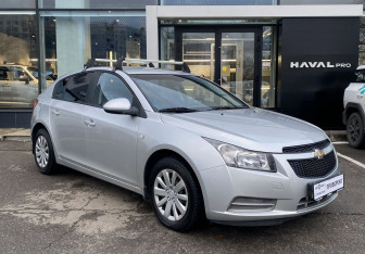Подержанный автомобиль Chevrolet Cruze Hatchback 2012 года (3 фото)