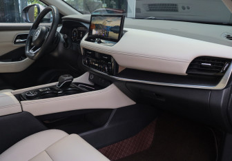 Подержанный автомобиль Nissan X-Trail 2021 года (7 фото)