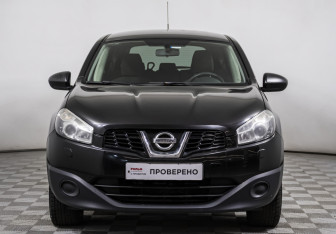 Подержанный автомобиль Nissan Qashqai+2 2012 года (2 фото)