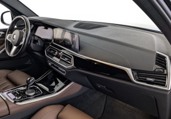 Подержанный автомобиль BMW X5 2020 года (13 фото)