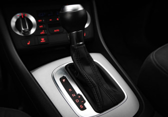 Подержанный автомобиль Audi Q3 2014 года (18 фото)