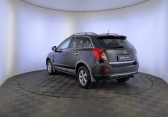 Подержанный автомобиль Opel Antara 2014 года (7 фото)
