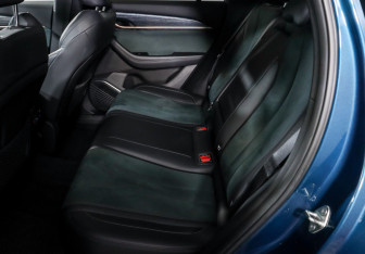 Подержанный автомобиль Geely Monjaro 2023 года (10 фото)