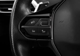 Подержанный автомобиль Peugeot 3008 2018 года (21 фото)