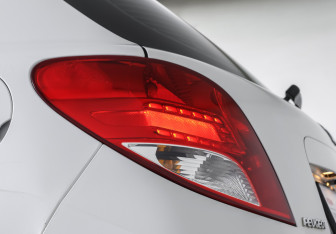 Подержанный автомобиль Peugeot 207 Hatchback 2010 года (19 фото)