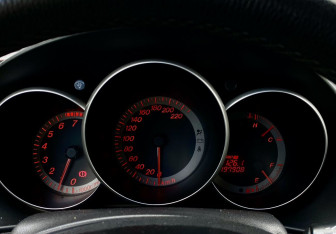 Подержанный автомобиль Mazda 3 Hatchback 2005 года (22 фото)