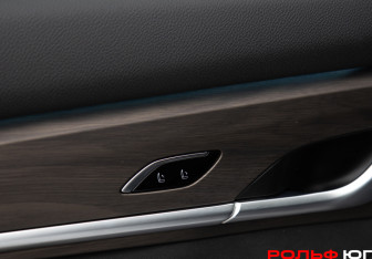 Подержанный автомобиль Geely Monjaro 2025 года (29 фото)