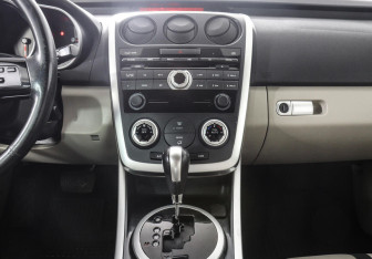 Подержанный автомобиль Mazda CX-7 2008 года (9 фото)