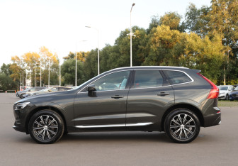 Подержанный автомобиль Volvo XC60 2020 года (8 фото)