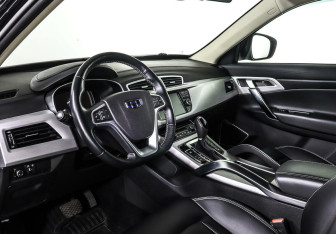 Подержанный автомобиль Geely Atlas 2018 года (10 фото)