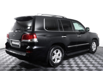 Подержанный автомобиль Lexus LX 2012 года (5 фото)