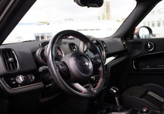 Подержанный автомобиль MINI Countryman 2018 года (9 фото)