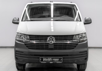 Подержанный автомобиль Volkswagen Caravelle 2021 года (2 фото)