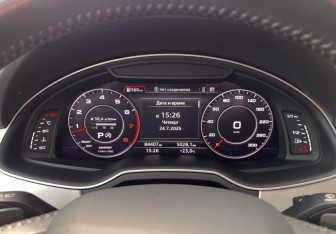 Подержанный автомобиль Audi Q7 2015 года (31 фото)