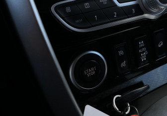 Подержанный автомобиль Renault Koleos 2012 года (16 фото)