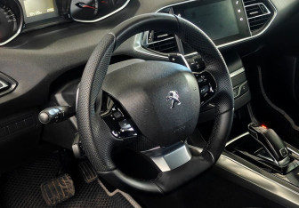 Подержанный автомобиль Peugeot 308 Wagon 2019 года (12 фото)