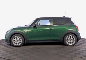 Подержанный автомобиль MINI Hatch 2019 года (8 фото)