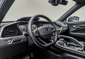 Подержанный автомобиль Geely Tugella 2023 года (17 фото)