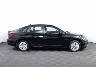Подержанный автомобиль Volkswagen Jetta Sedan 2019 года (4 фото)