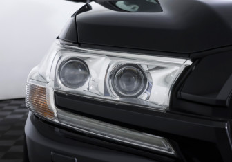 Подержанный автомобиль Toyota Land Cruiser Suv 2015 года (25 фото)