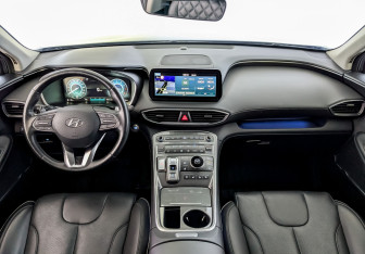 Подержанный автомобиль Hyundai Santa Fe 2023 года (14 фото)