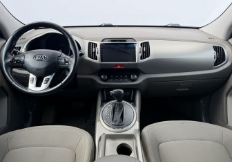 Подержанный автомобиль Kia Sportage 2011 года (13 фото)